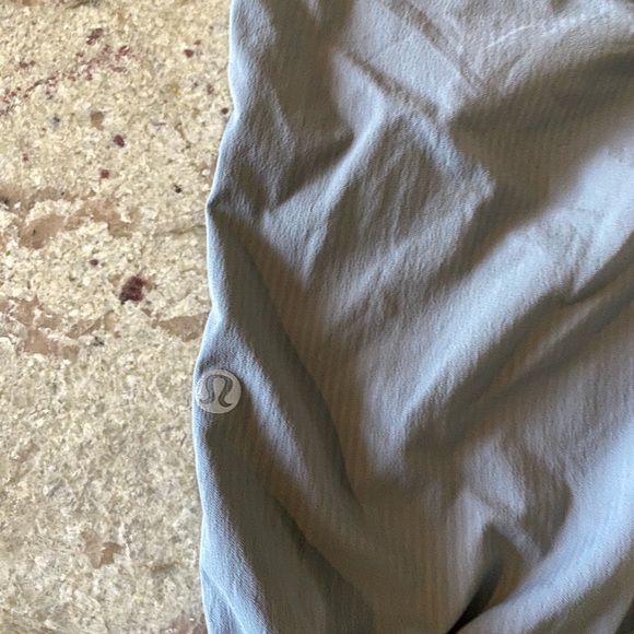 Lululemon Crop Gray Pants SZ 8 - Picture 3 of 4
